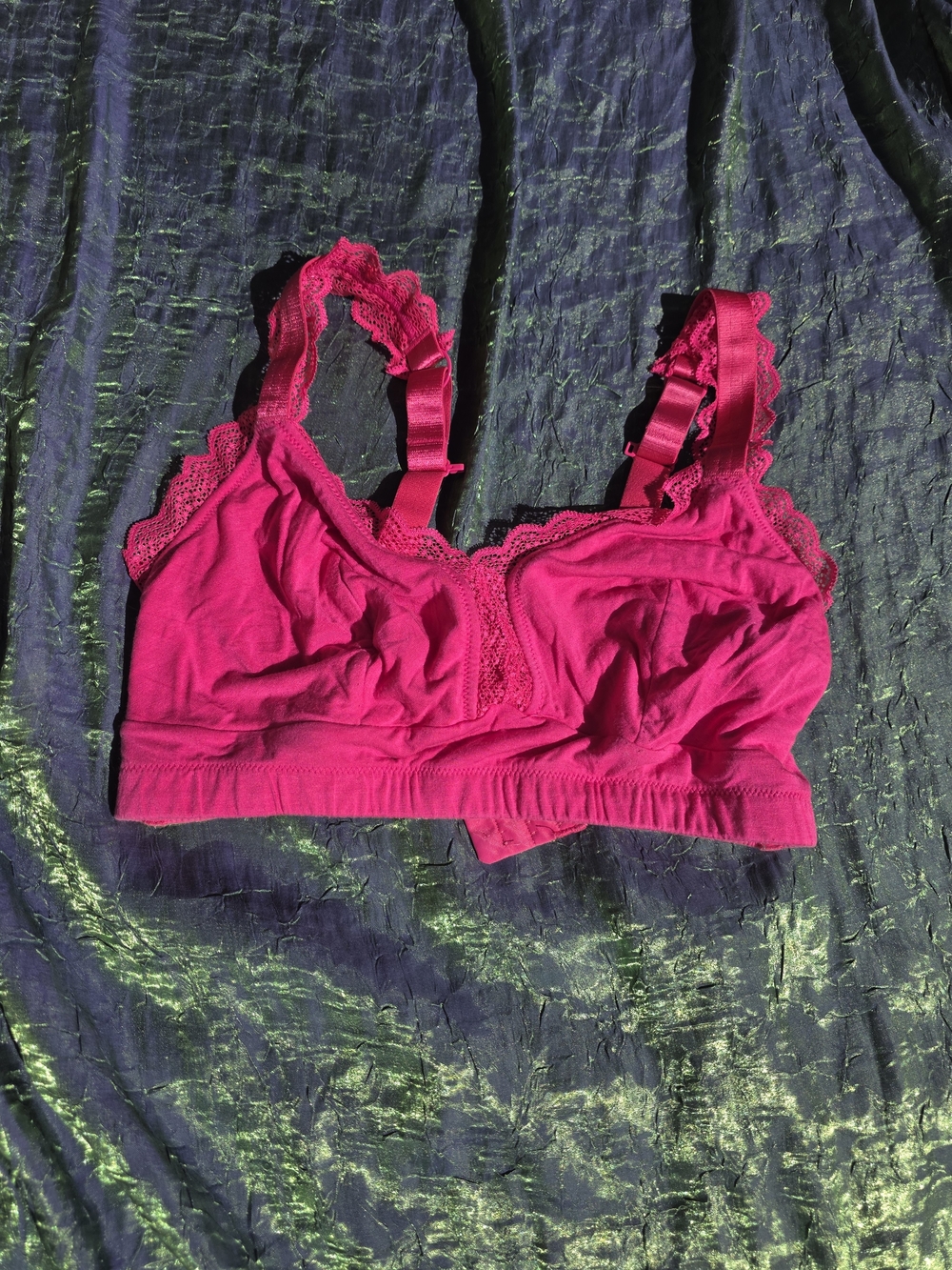 Soft Lace Trim Wireless Bra in Fuchsia